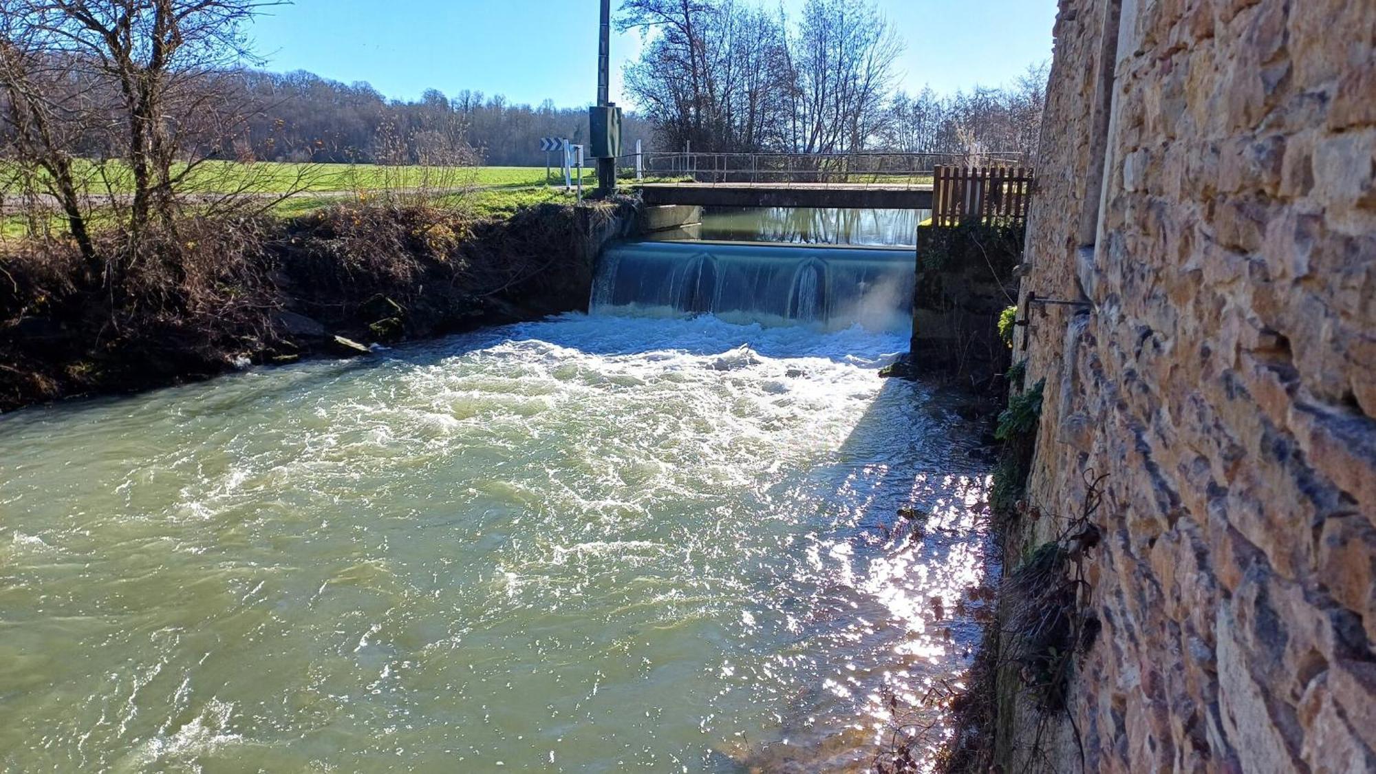 Le Moulin Du Fay Acomodação com café da manhã Villemotier Exterior foto