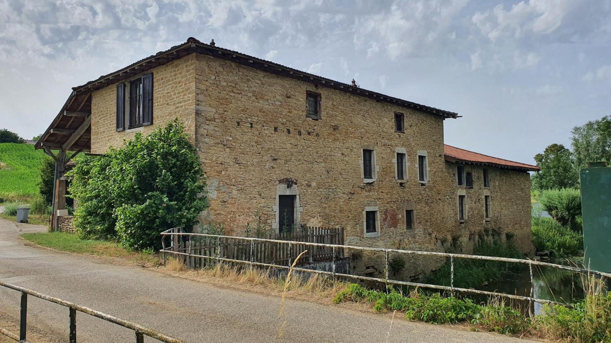 Le Moulin Du Fay Acomodação com café da manhã Villemotier Exterior foto